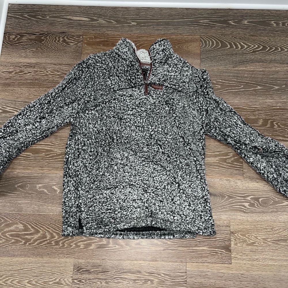 Men’s True Grit. Size Medium. Like new.